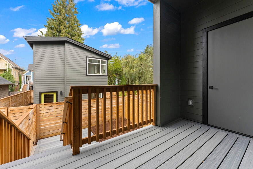 Building Photo - 591 NE Tillamook St