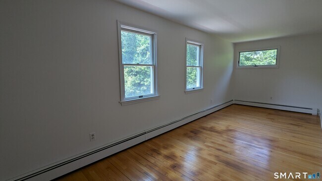 Building Photo - 117 N Taylor Ave