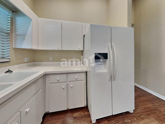 Building Photo - 152 Seven Oaks Dr