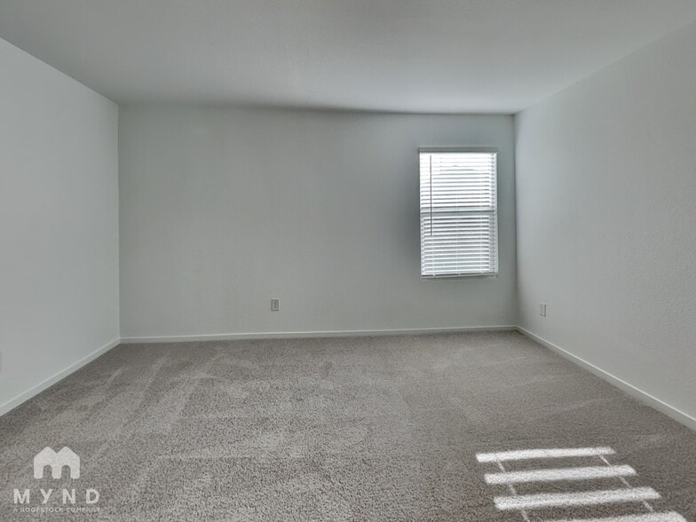 Building Photo - 2057 Belgian Dr