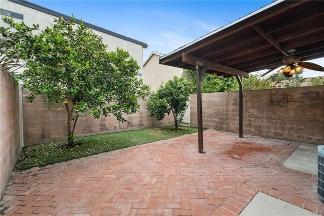 Building Photo - 10125 De Soto Ave