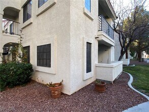 Building Photo - 4872 Nara Vista Way