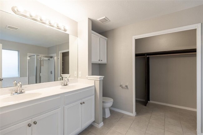 Building Photo - 1701 Golden Sunrise Ln