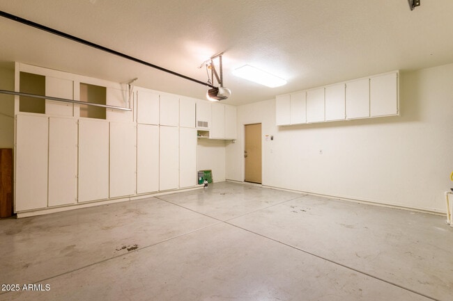 Building Photo - 25248 N 40th Ln
