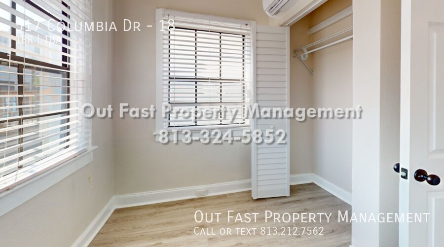 Building Photo - 517 Columbia Dr