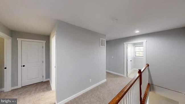 Building Photo - 440 W Gravel Ln