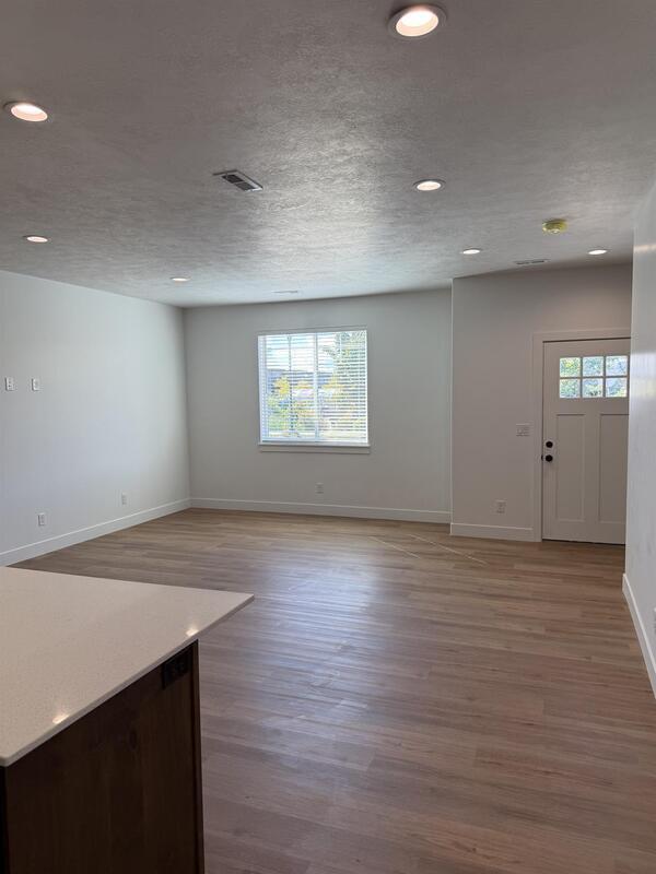 Building Photo - 96 N 400 W