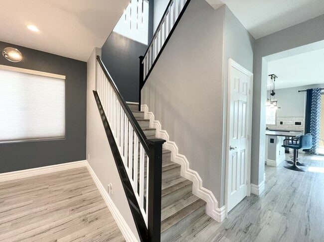 Building Photo - Welcome to a stunning 4-bedroom, 3-bath Home
