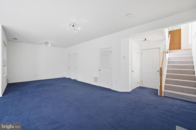 Building Photo - 44094 Saxony Terrace