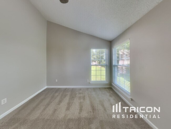 Building Photo - 5419 Village Ridge