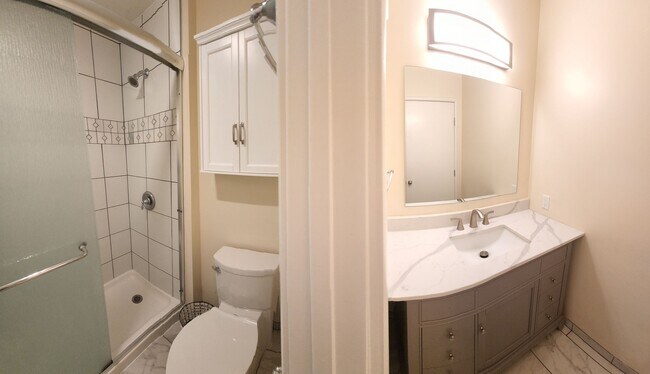 Building Photo - 5 Bedroom 3 bathroom in close proximity to POLY CAMPUS!