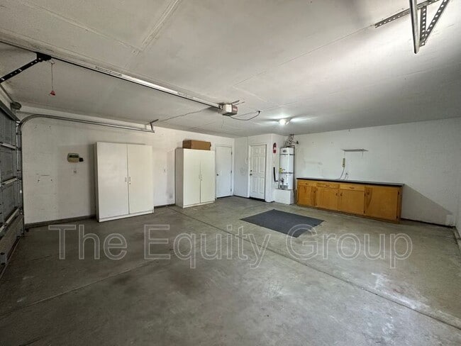 Building Photo - 2935 S Aspen St