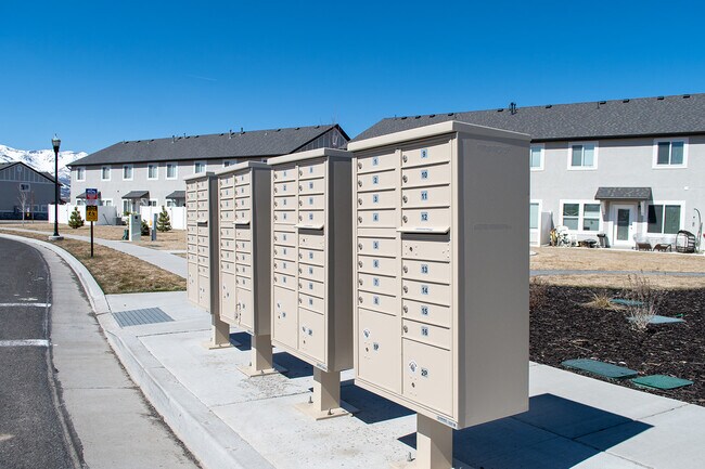 Building Photo - 378 N 100 W