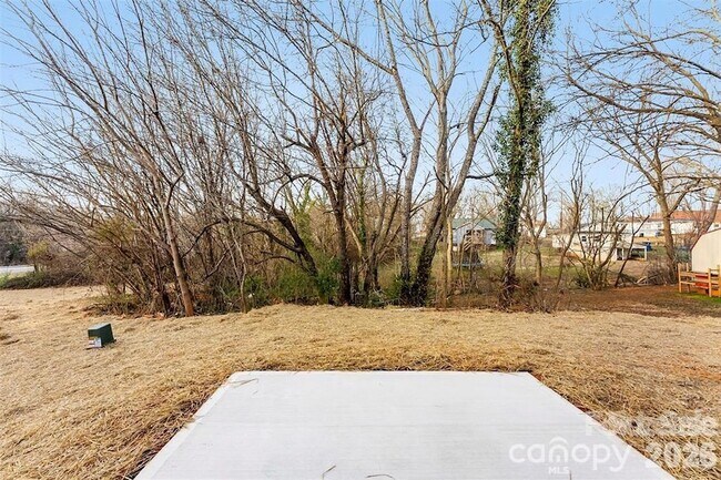 Building Photo - 1558 7th Ave Dr SW