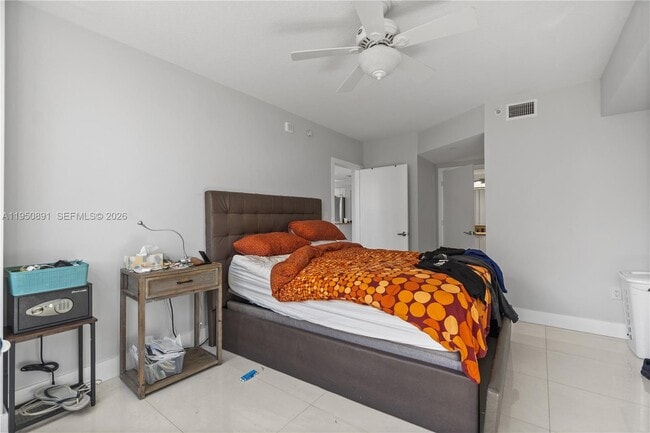 Building Photo - 19501 W Country Club Dr