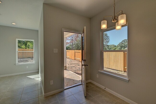 Building Photo - 11857 E Gate Dr