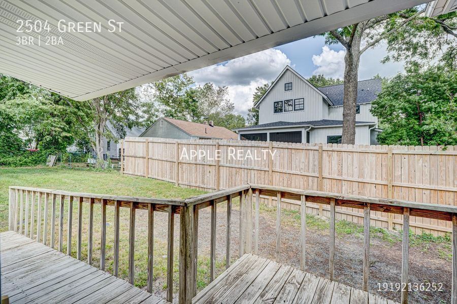 Building Photo - 2504 Green St