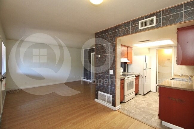 Building Photo - 3432 W El Caminito Dr