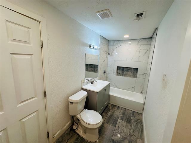 Building Photo - 2801 Ennis Ave