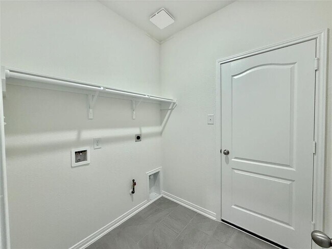 Building Photo - 18227 Dahlia Dale Dr