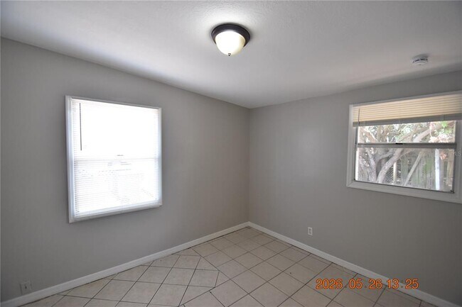 Building Photo - 4011 W Marietta St