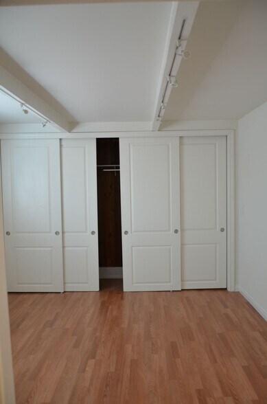 Building Photo - 4541 W 172nd St