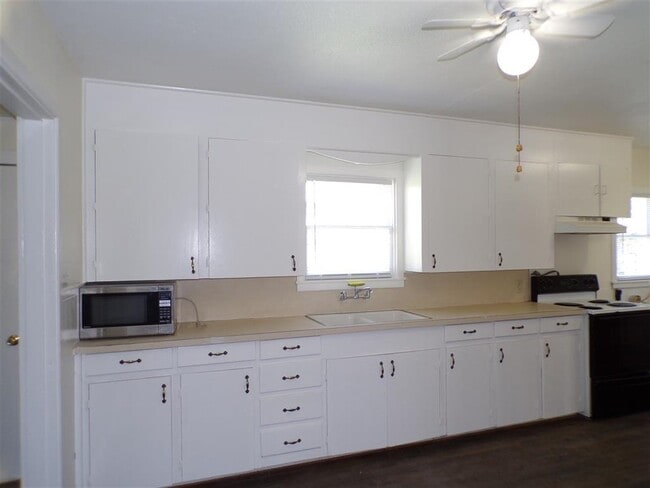 Building Photo - 1503 N Water St