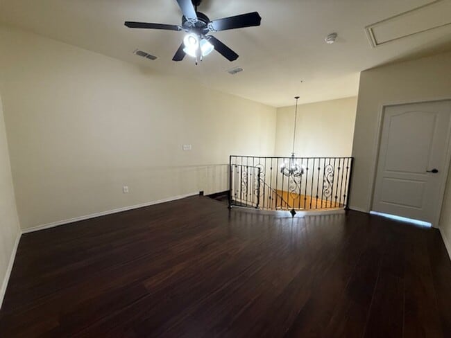 Building Photo - Escondido Townhomes
