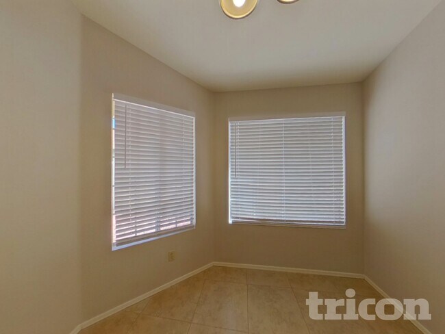 Building Photo - 1938 E Wagoner Rd