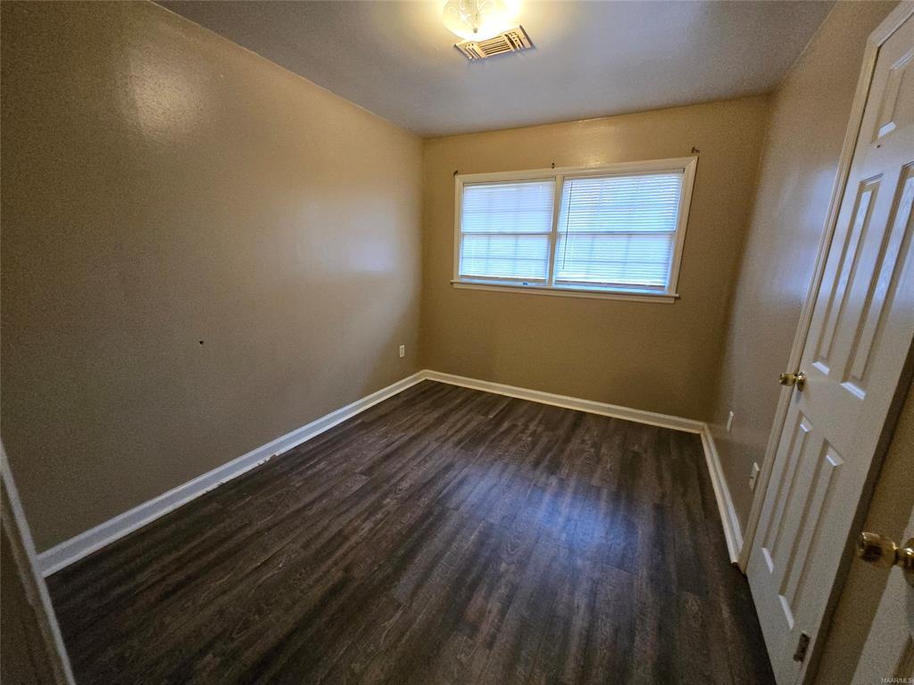 Building Photo - 1809 Midway St