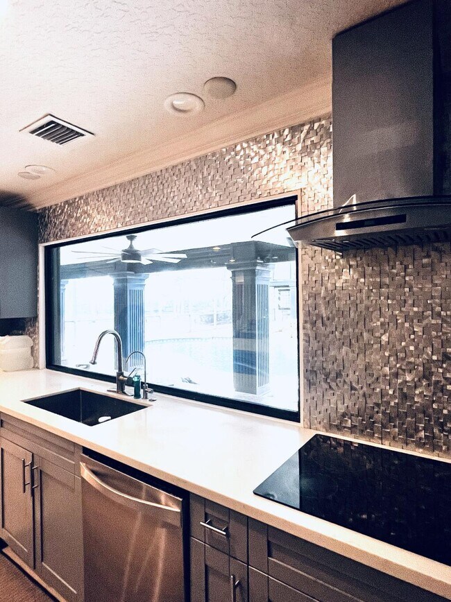 Building Photo - 6186 Duckweed Rd