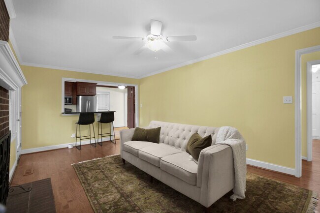 Building Photo - Huntington Park Home