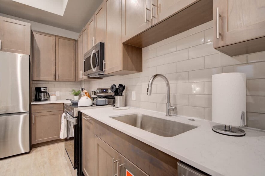 Building Photo - 110 W Beall St