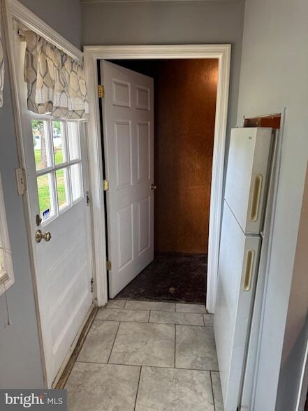 Building Photo - 527 Terrace Dr