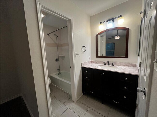 Building Photo - 5101 Meadow Creek Cove