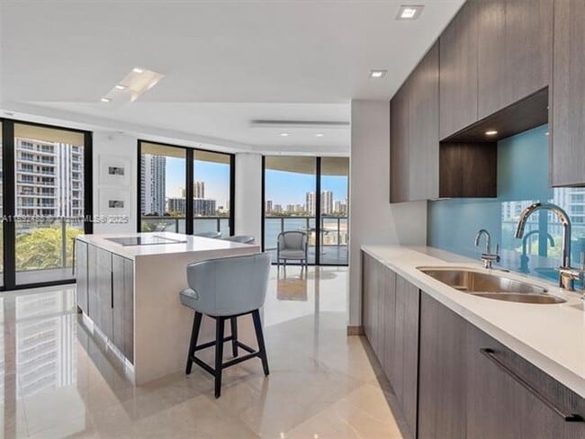 Building Photo - 4000 Island Blvd