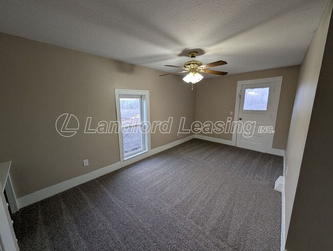 Building Photo - Spacious 2-Story Townhome in the Heart of Amherst