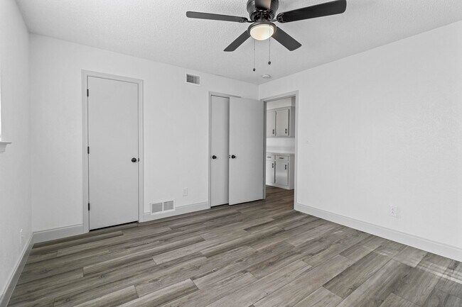 Building Photo - 2404 Kentfield Ln
