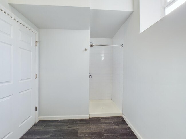 Building Photo - 137 Monticello Ave