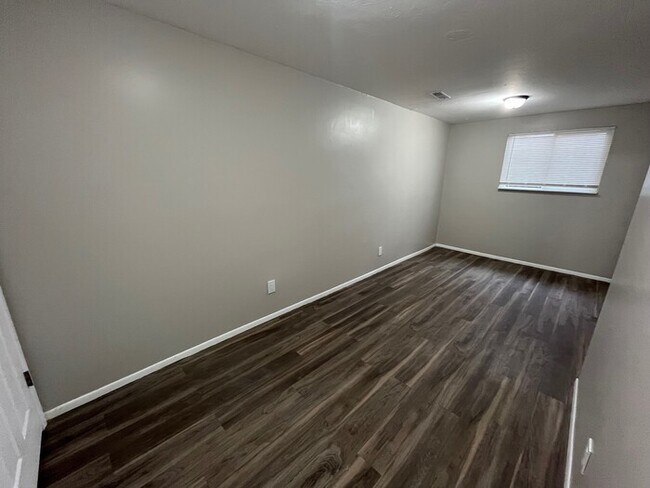 Building Photo - Remodeled Taylorsville 5 Bedroom!