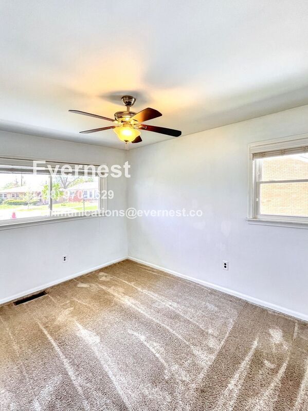 Building Photo - 20550 Blackstone Ct