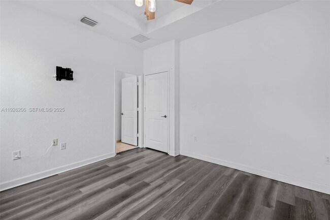 Building Photo - 2652 SE 13th St