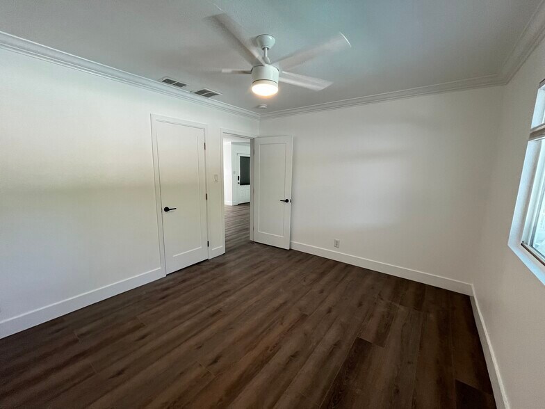 Building Photo - 3760 E Calle San Antonio