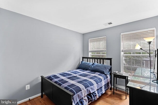 Building Photo - 42968 Chesterton St