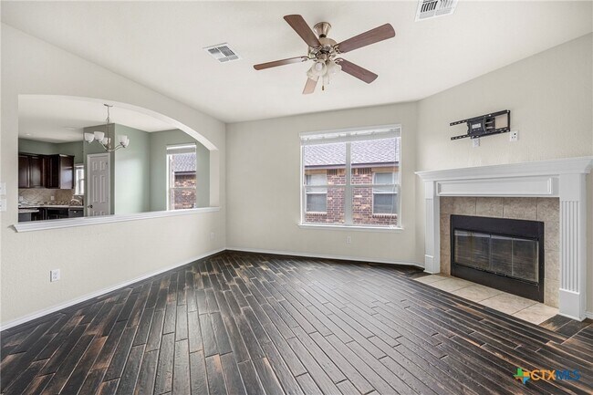 Building Photo - 1414 Fawn Lily Dr