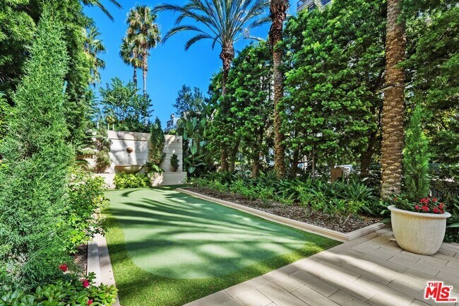 Building Photo - 10800 Wilshire Blvd