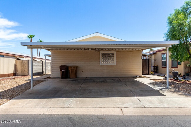 Primary Photo - 8601 N 103rd Ave