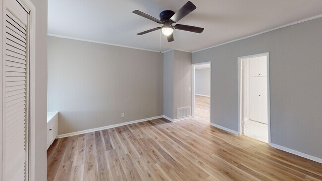 Building Photo - Walk to Downtown Prattville!!! 4/2 Completely Updated!