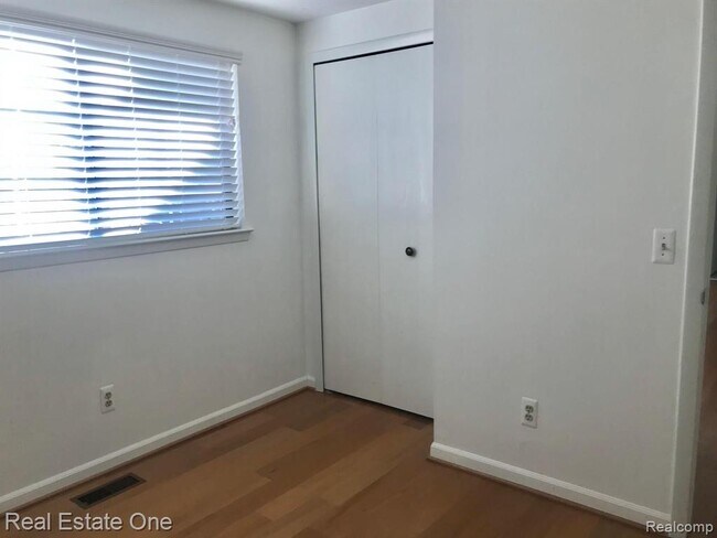 Building Photo - 37147 Evergreen Dr