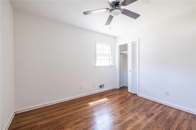 Building Photo - 2058 Green Forrest Dr